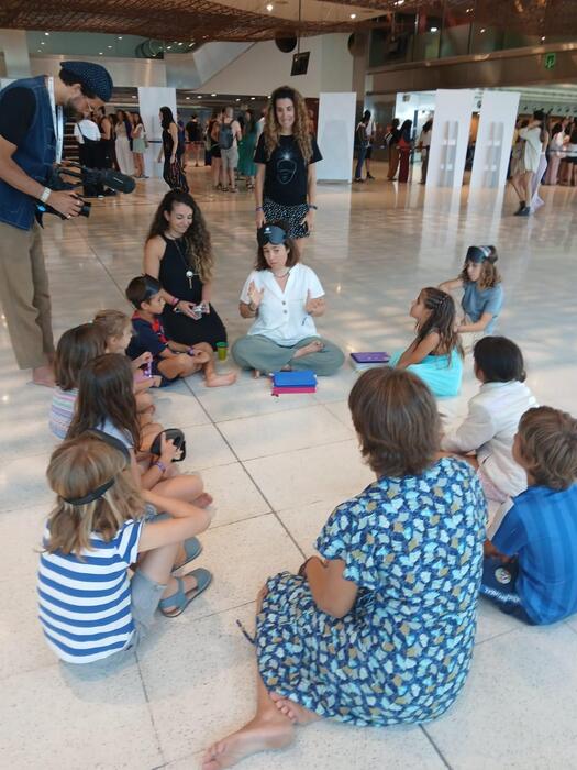 Luz Churruca animant une session de Vision Intuitive